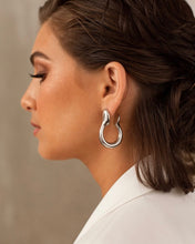 Cargar imagen en el visor de la galería, Jade Bold Earrings
