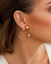Cargar imagen en el visor de la galería, Bold Triple Ball Earrings
