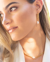 Cargar imagen en el visor de la galería, Athena Pearl Chain Chocker
