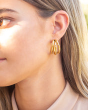 Cargar imagen en el visor de la galería, Triple Hoop Earrings
