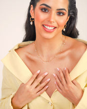 Cargar imagen en el visor de la galería, Jannia Pearl Necklace
