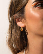 Cargar imagen en el visor de la galería, Hera Mini Chunky Hoops
