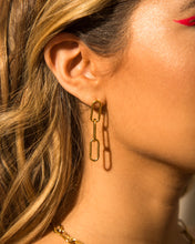 Cargar imagen en el visor de la galería, Triple Oval Earrings
