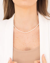 Cargar imagen en el visor de la galería, Margot Pearl Necklace
