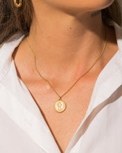 Cargar imagen en el visor de la galería, Coin Necklace
