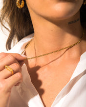 Cargar imagen en el visor de la galería, Figaro Chocker
