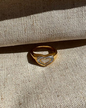Cargar imagen en el visor de la galería, Heart Ring
