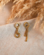 Cargar imagen en el visor de la galería, Lana Chain Earrings
