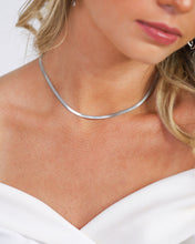 Cargar imagen en el visor de la galería, Snake Necklace
