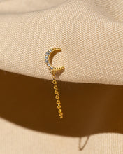 Cargar imagen en el visor de la galería, Luna Chain Stud Earring

